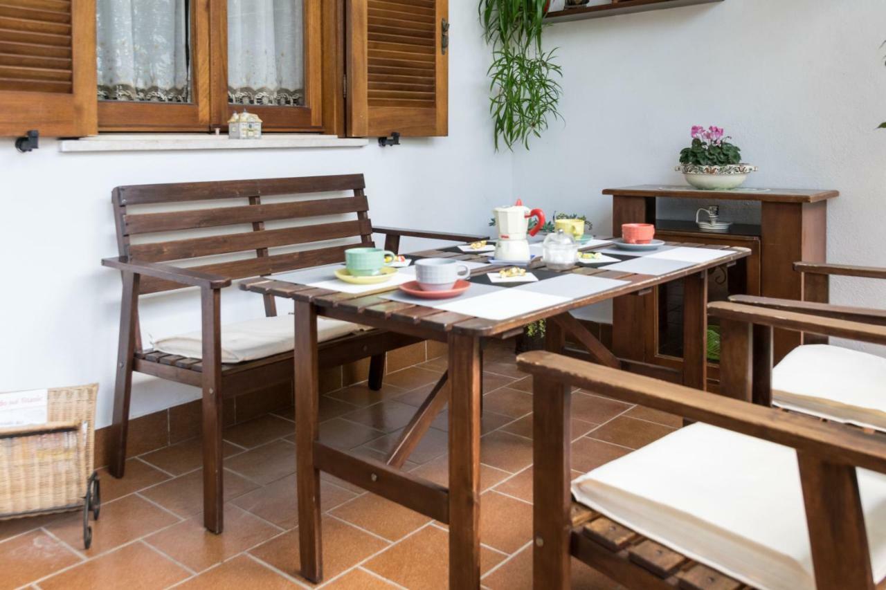 Alloggio Per Uso Turistico Villa Lido dei Pini Luaran gambar