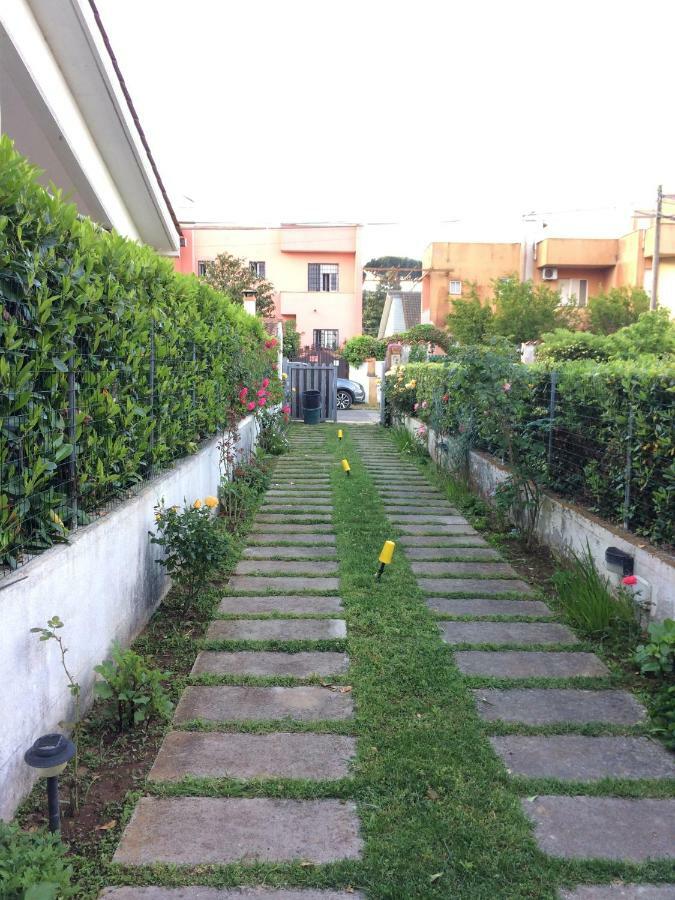 Alloggio Per Uso Turistico Villa Lido dei Pini Luaran gambar