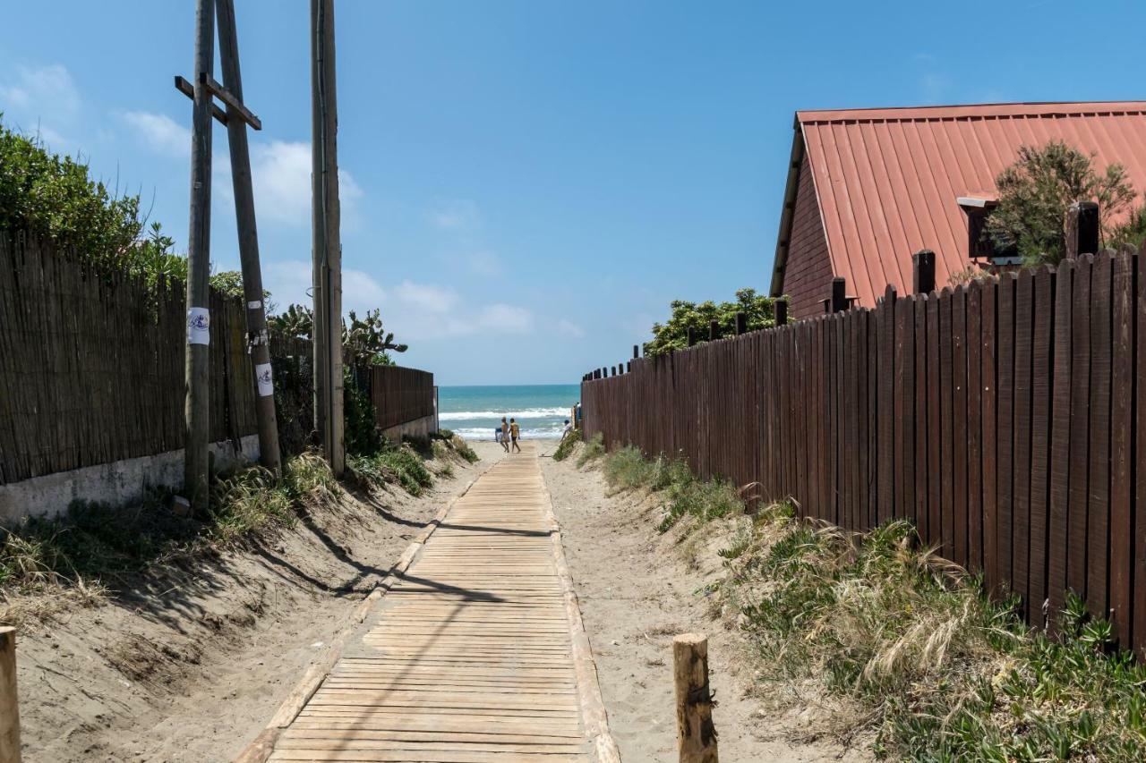 Alloggio Per Uso Turistico Villa Lido dei Pini Luaran gambar