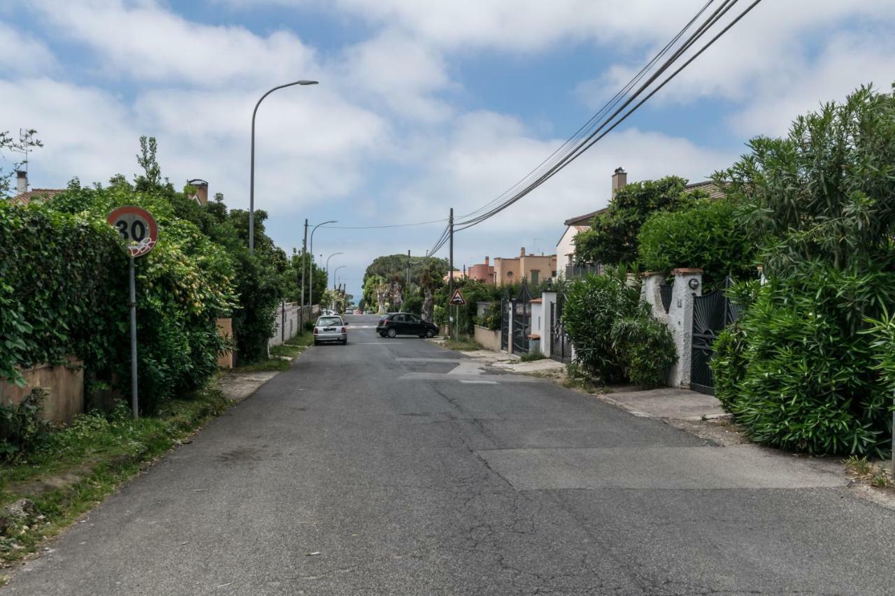 Alloggio Per Uso Turistico Villa Lido dei Pini Luaran gambar